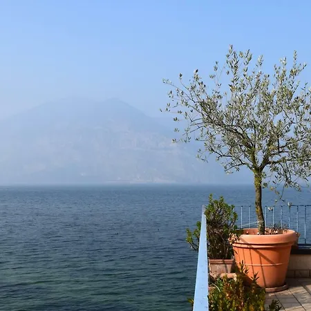 Apartment In Lake 1 Iseo